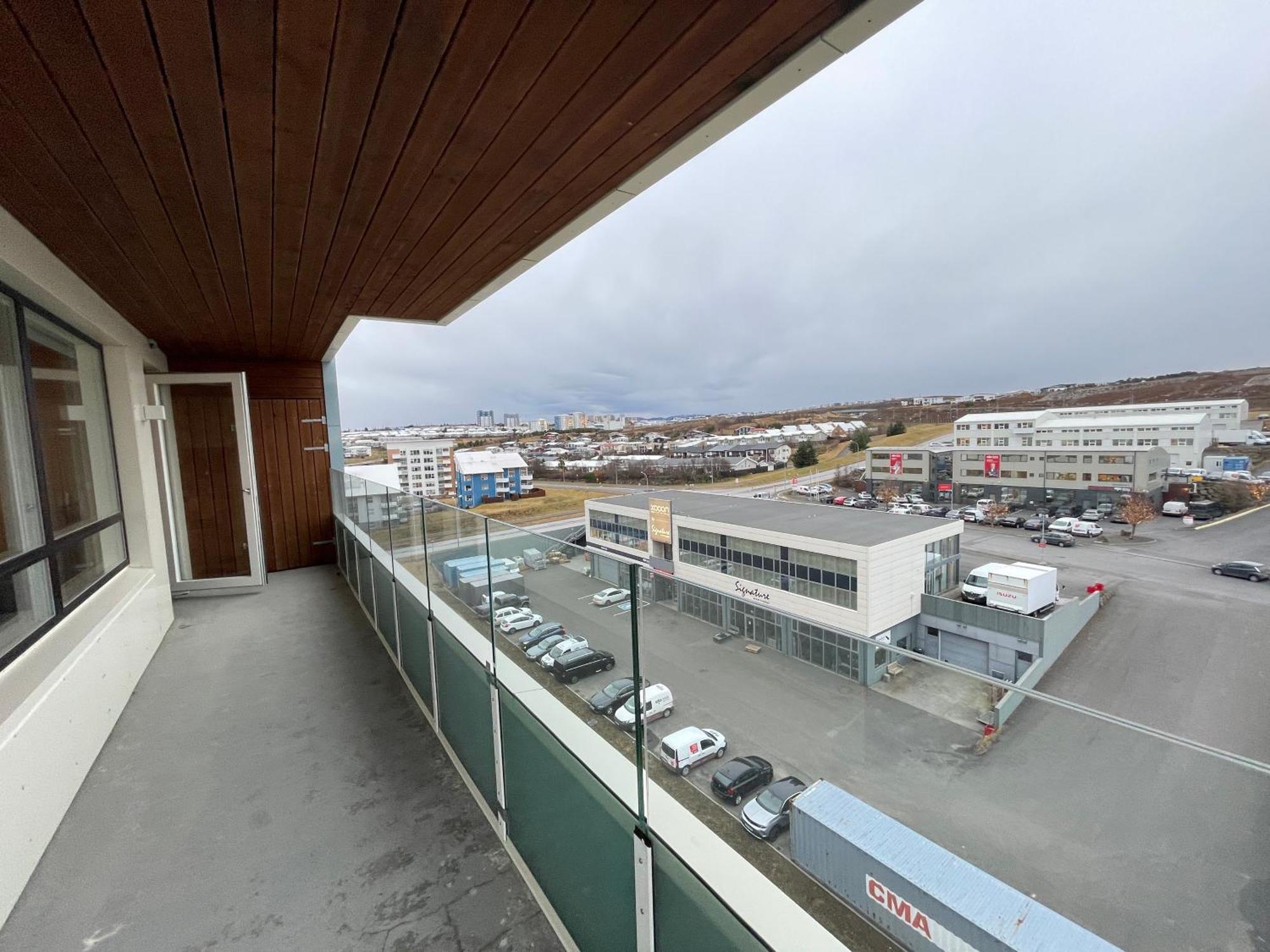 Modern And Spacious 3 Bedroom Apartment In Kopavogur Рейкявик Екстериор снимка