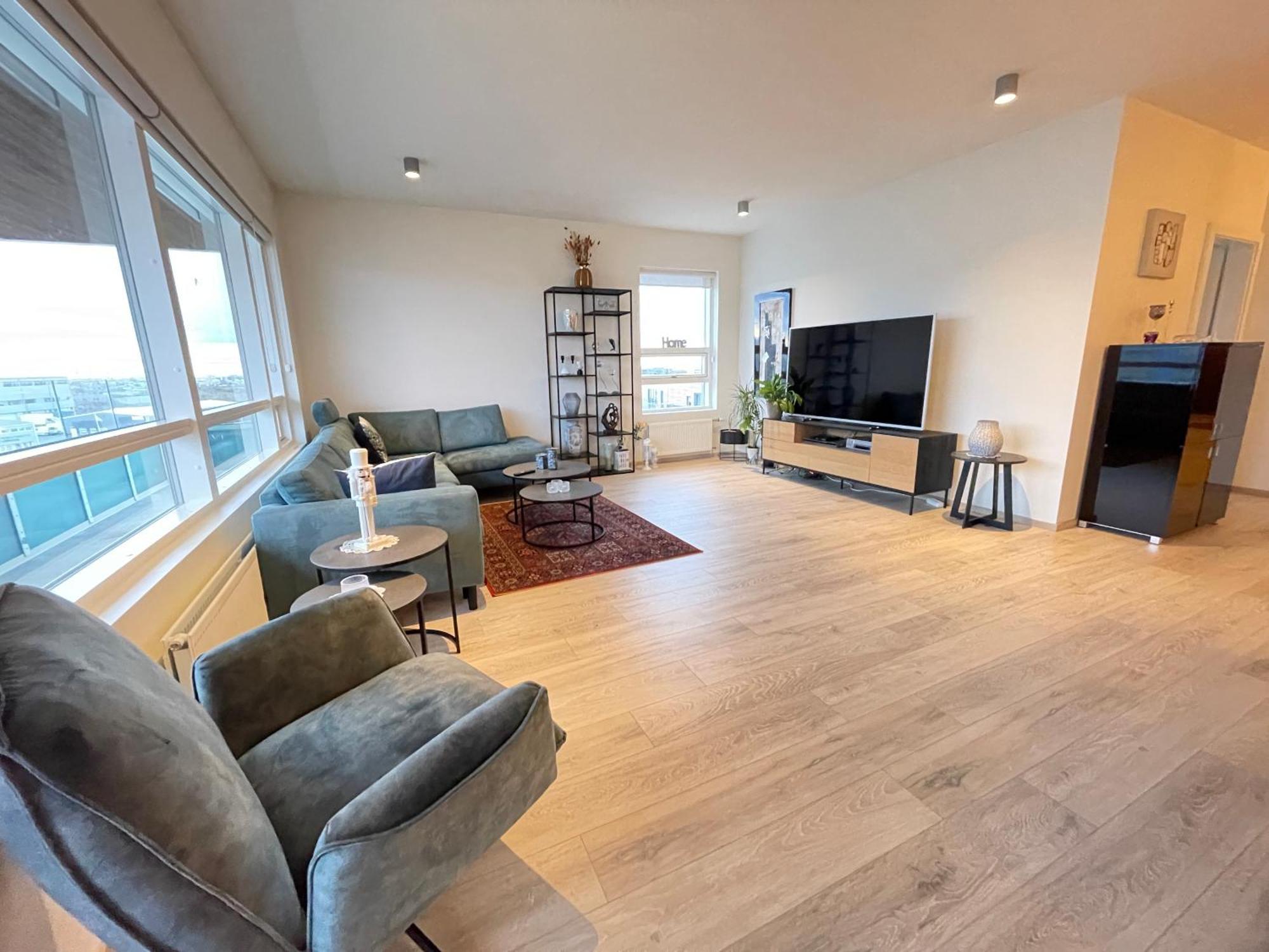 Modern And Spacious 3 Bedroom Apartment In Kopavogur Рейкявик Екстериор снимка
