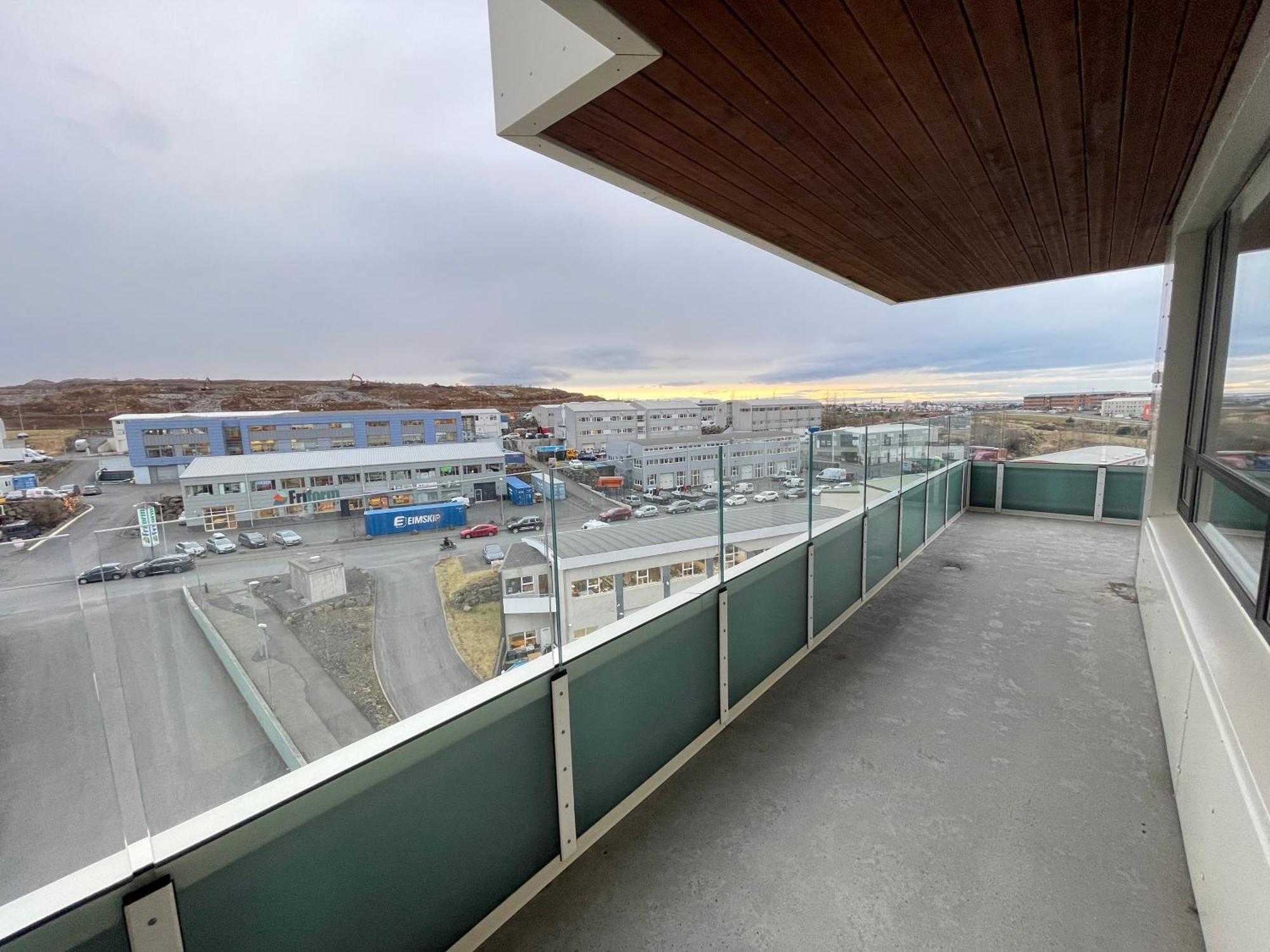 Modern And Spacious 3 Bedroom Apartment In Kopavogur Рейкявик Екстериор снимка
