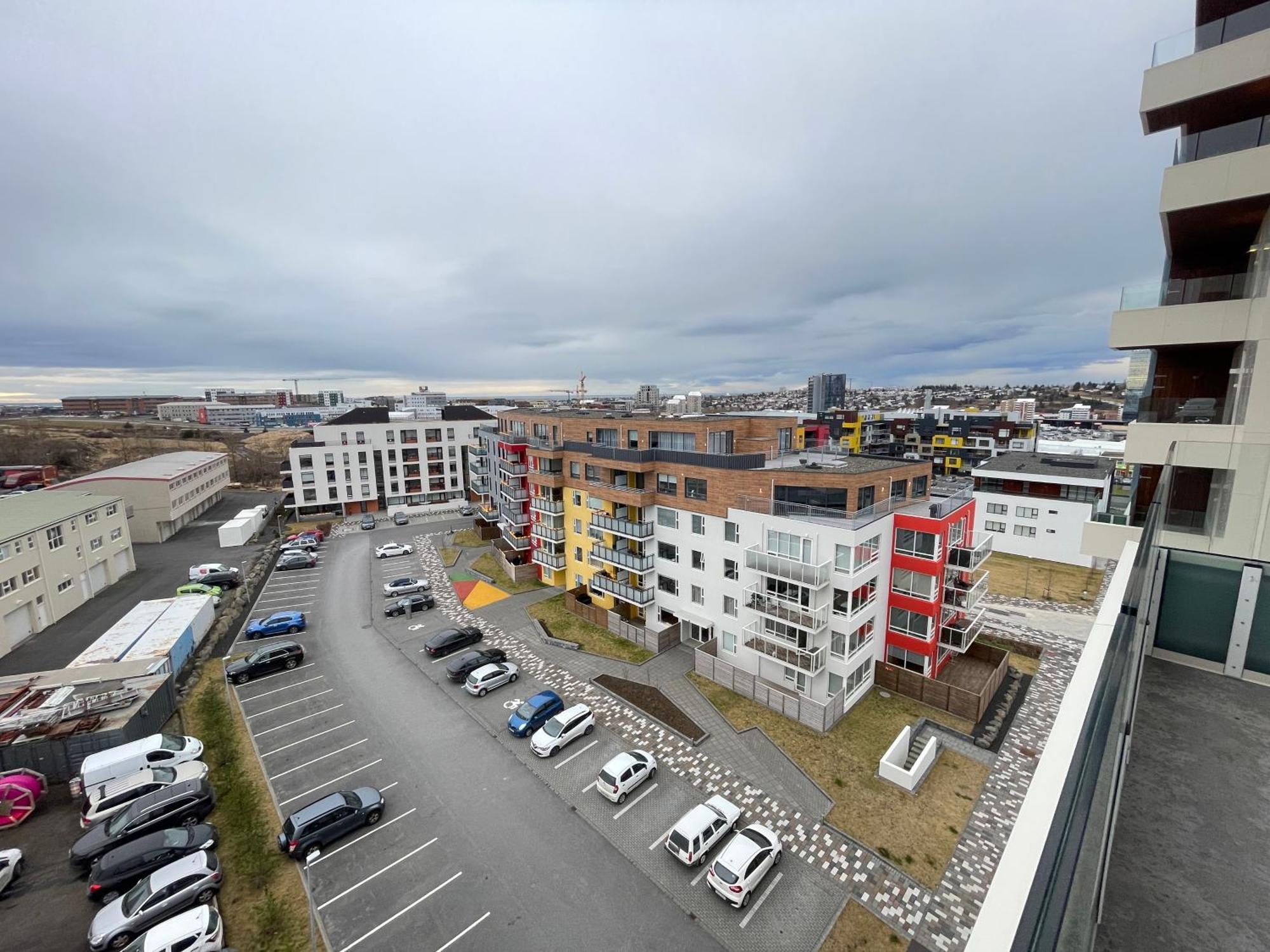 Modern And Spacious 3 Bedroom Apartment In Kopavogur Рейкявик Екстериор снимка